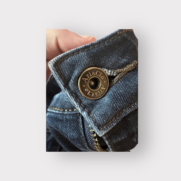 Ari & Clo Women’s Straight Leg Jeans 16 - Picture 4 of 9